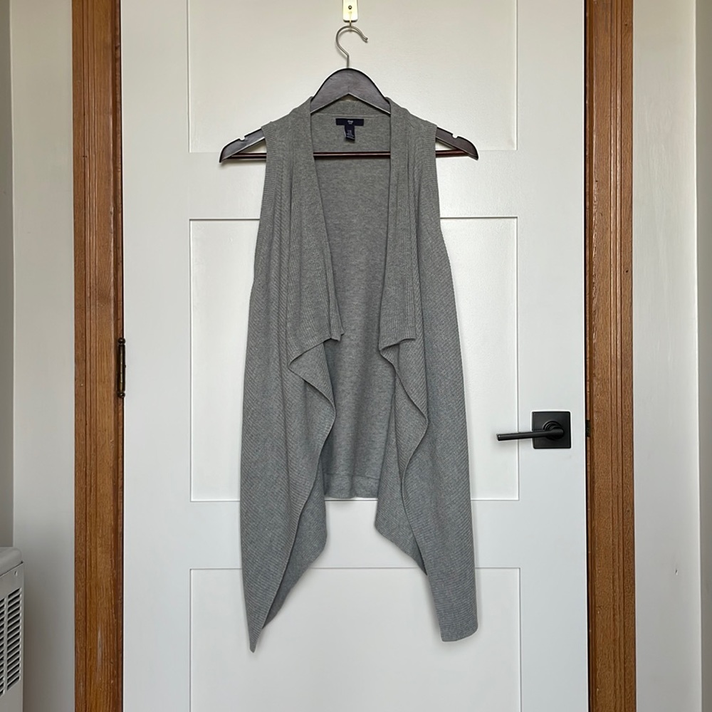 Grey GAP Waterfall Knit Sweater Vest - Size XS (Extra Small)